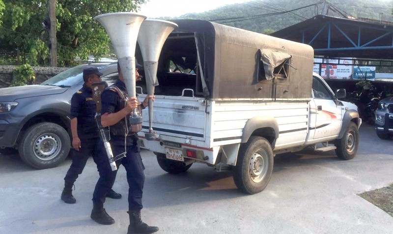 स्थानीय तह निर्वाचनः आचारसंहिता विपरीत प्रयोग गरिएका माइक बरामद